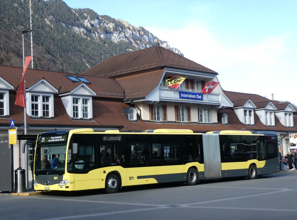 (273'135) - STI Thun - Nr. 721/BE 904'721 - Mercedes am 22. M�rz 2025 beim Bahnhof Interlaken Ost