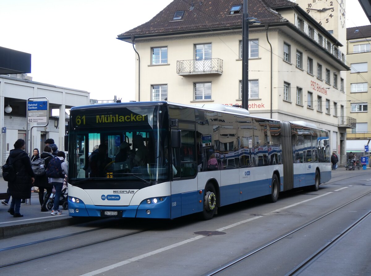 (273'158) - VBZ Z�rich - Nr. 558/ZH 730'558 - Neoplan am 24. M�rz 2025 beim Bahnhof Z�rich Oerlikon