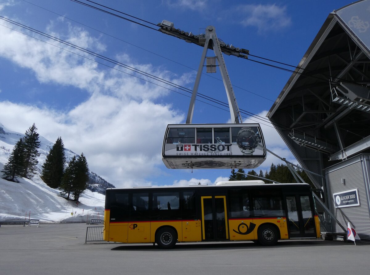 (273'216) - PostAuto Bern - BE 707'930/PID 10'964 - Volvo (ex K�bli, Gstaad; ex PostAuto Bern BE 538'988; ex PostAuto Bern BE 653'386) am 27. M�rz 2025 in Col du Pillon, Glacier 3000