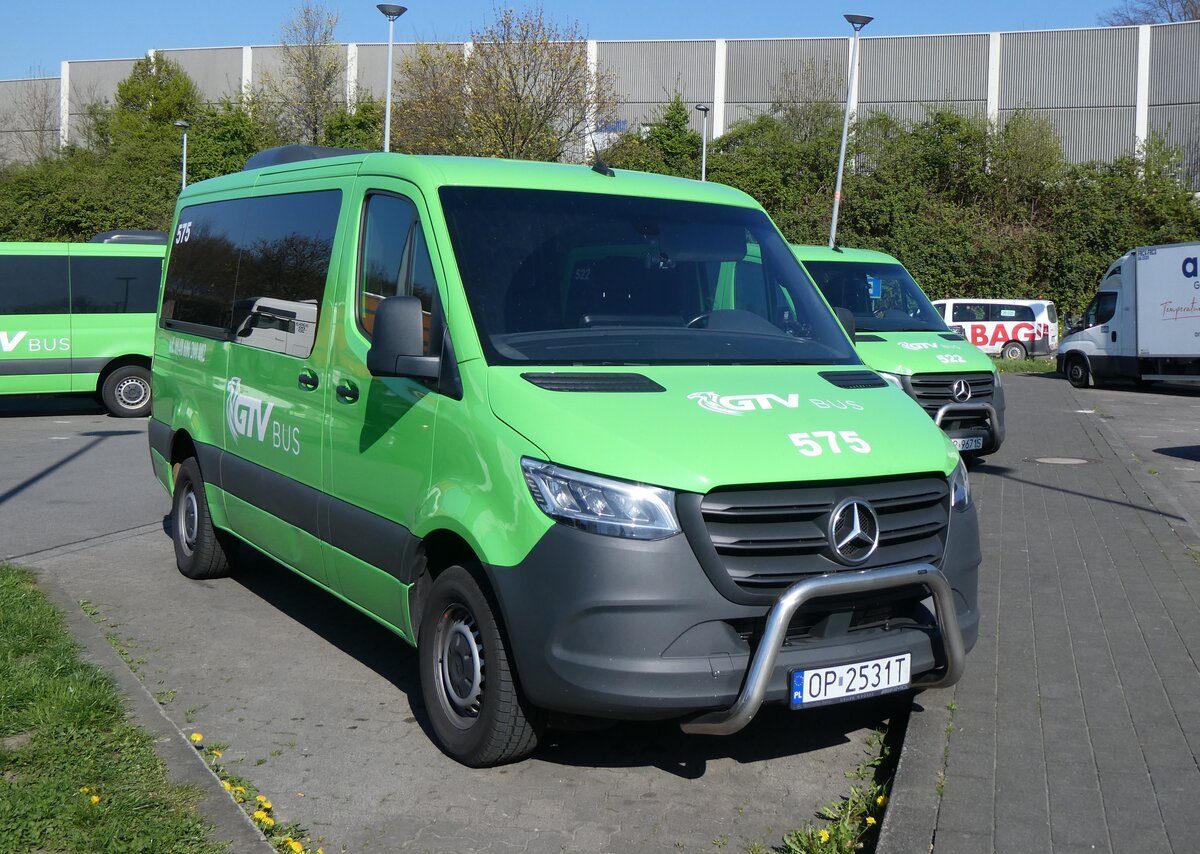 (273'541) - Aus Polen: GTV Bus, Ozimek - Nr. 575/OP 2531T - Mercedes am 3. April 2025 in Bottrop, Rastst�tte