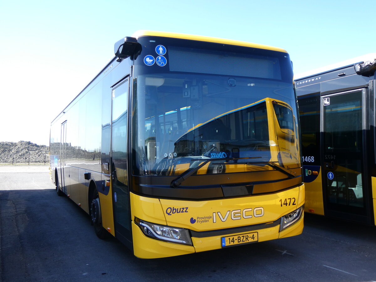 (273'634) - Qbuzz, Groningen - Nr. 1472/14-BZR-4 - Iveco am 5. April 2025 in Dokkum, Garage