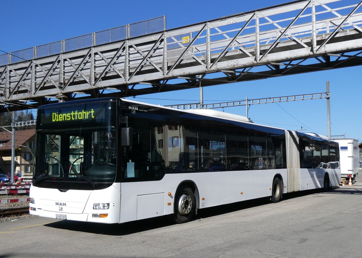 (273'821) - H�fliger, Sursee - Nr. 8/LU 267'507 - MAN (ex St. Gallerbus, St. Gallen Nr. 276) am 11. April 2025 beim Bahnhof Langnau