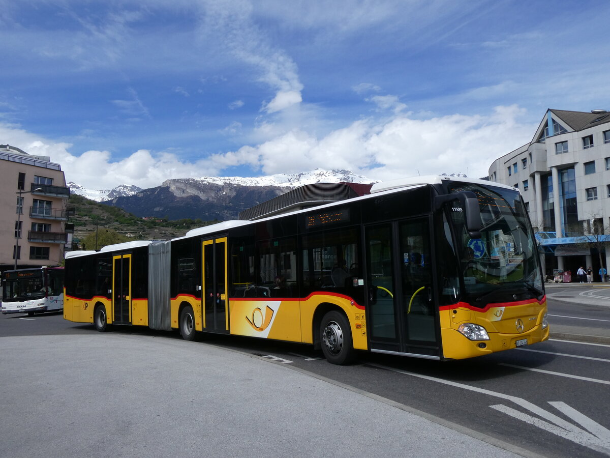(273'973) - Buchard, Leytron - VS 104'346/PID 11'585 - Mercedes am 14. April 2025 beim Bahnhof Sion