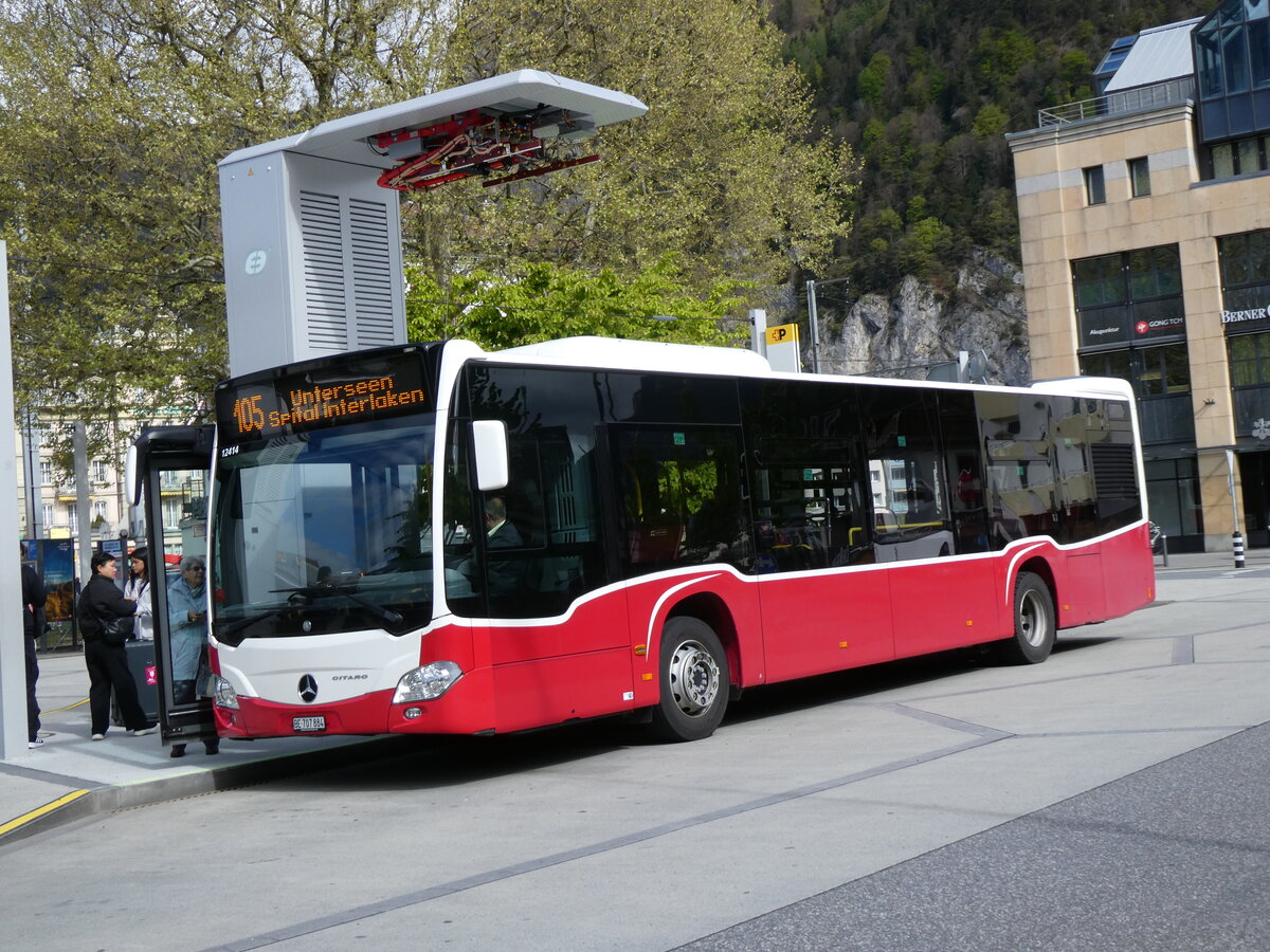(274'165) - PostAuto Bern - BE 707'884/PID 12'414 - Mercedes (ex Wiener Linien, A-Wien Nr. 8154) am 24. April 2025 beim Bahnhof Interlaken West