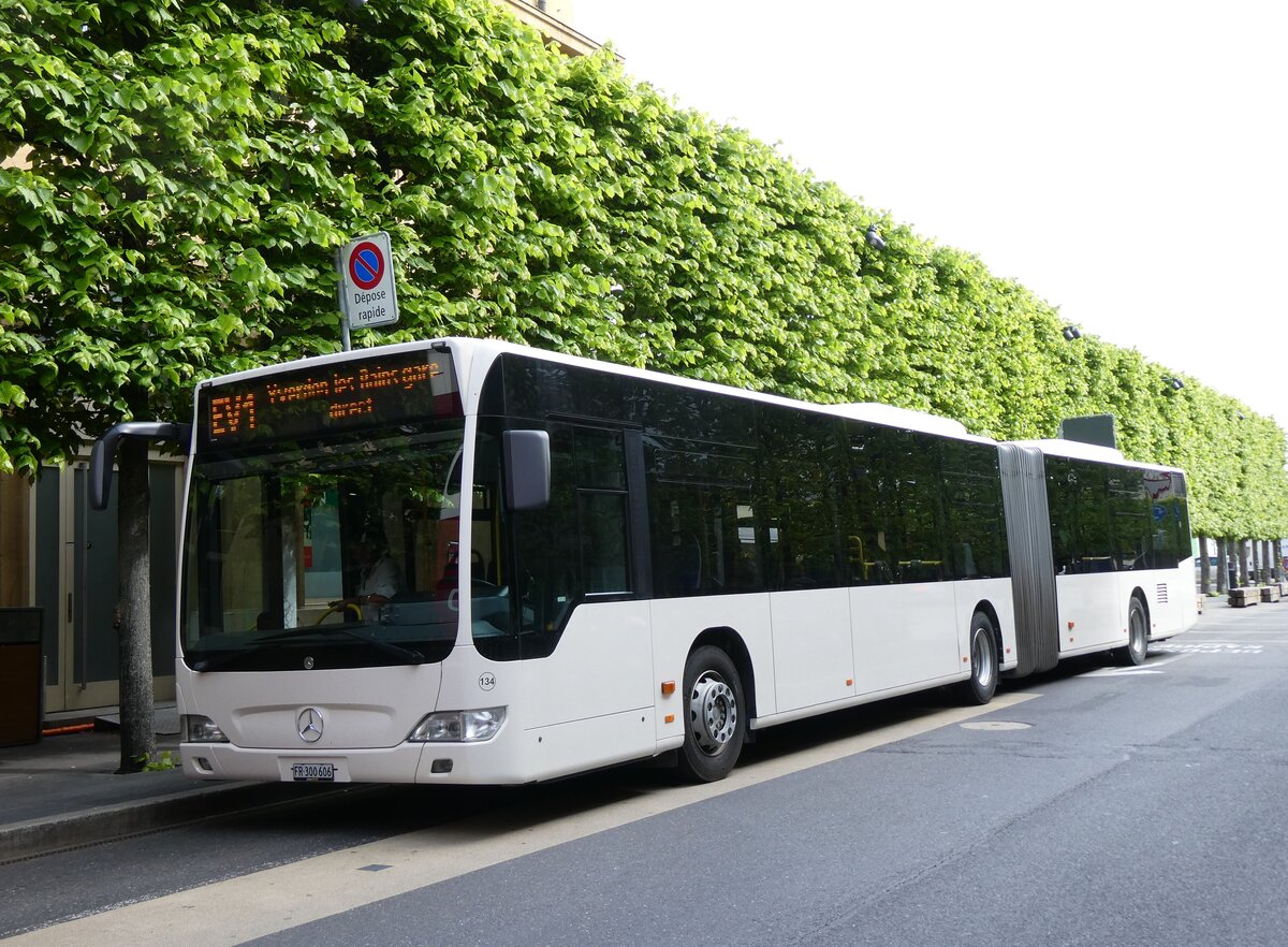 (274'208) - Wieland, Murten - Nr. 134/FR 300'606 - Mercedes (ex Interbus, Yverdon Nr. 222; ex VBL Luzern Nr. 161) am 26. April 2025 beim Bahnhof Neuch�tel