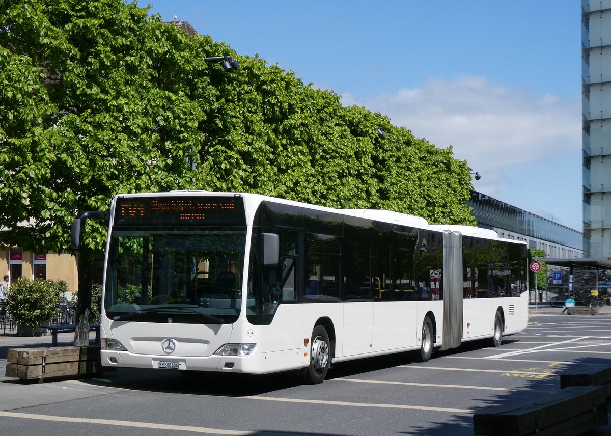 (274'289) - Wieland, Murten - Nr. 134/FR 300'606 - Mercedes (ex Interbus, Yverdon Nr. 222; ex VBL Luzern Nr. 161) am 26. April 2025 beim Bahnhof Neuch�tel