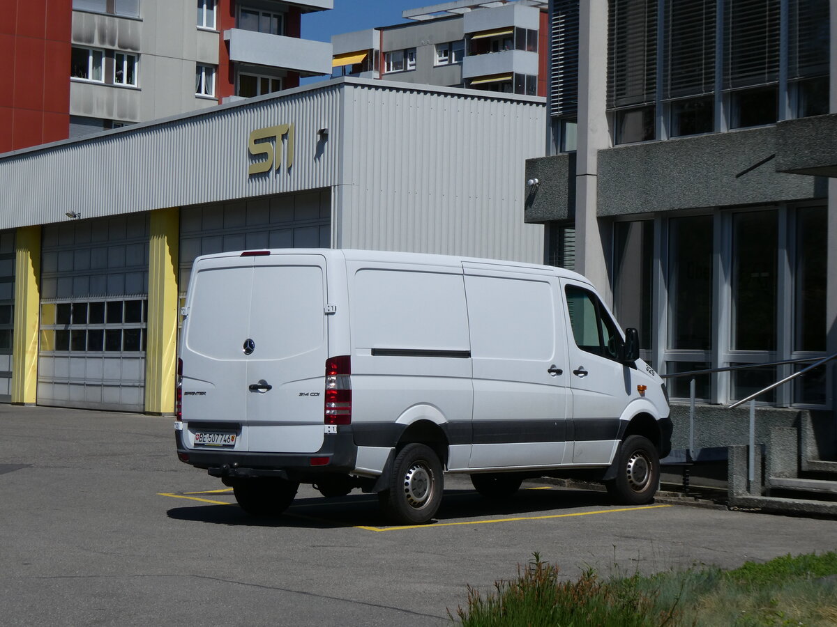 (274'376) - STI Thun - Nr. 329/BE 507'746 - Mercedes am 29. April 2025 in Thun, Garage