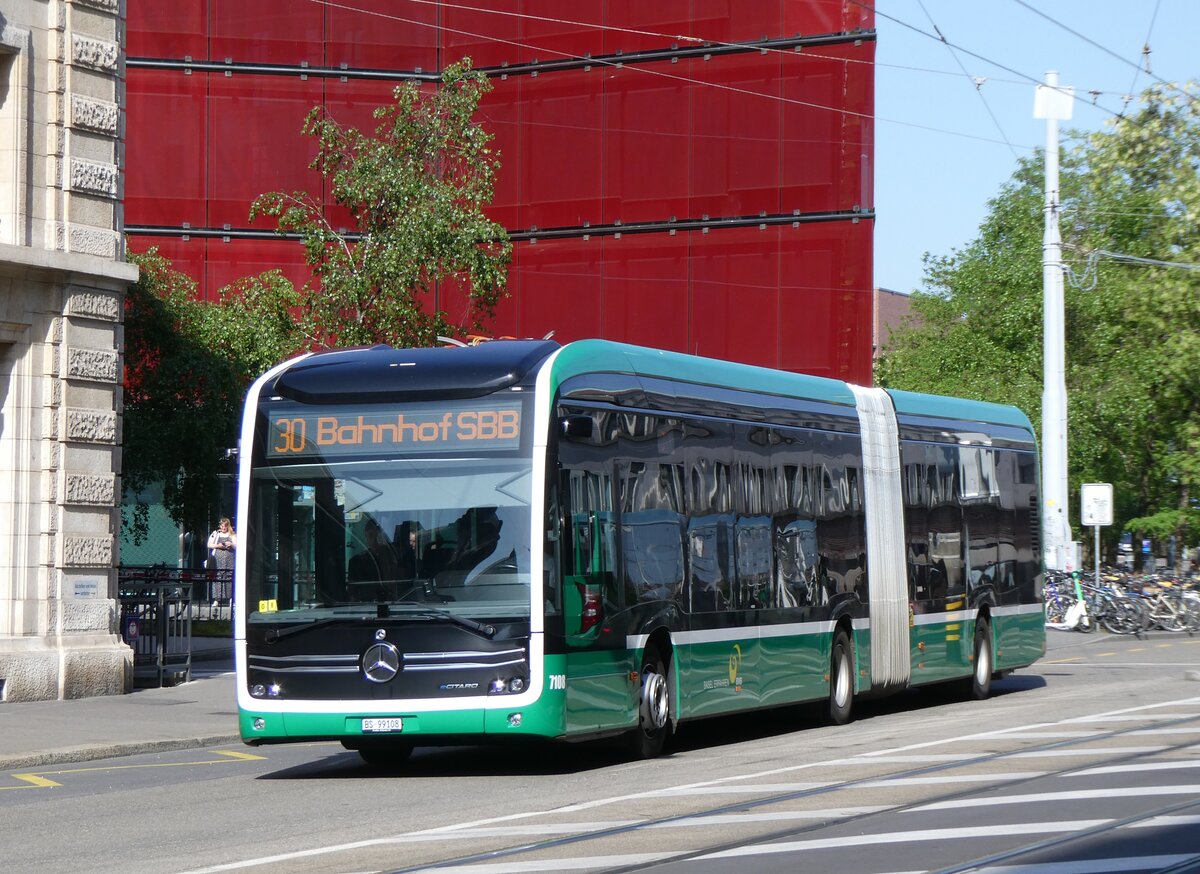 (274'397) - BVB Basel - Nr. 7108/BS 99'108 - eMercedes am 2. Mai 2025 beim Bahnhof Basel
