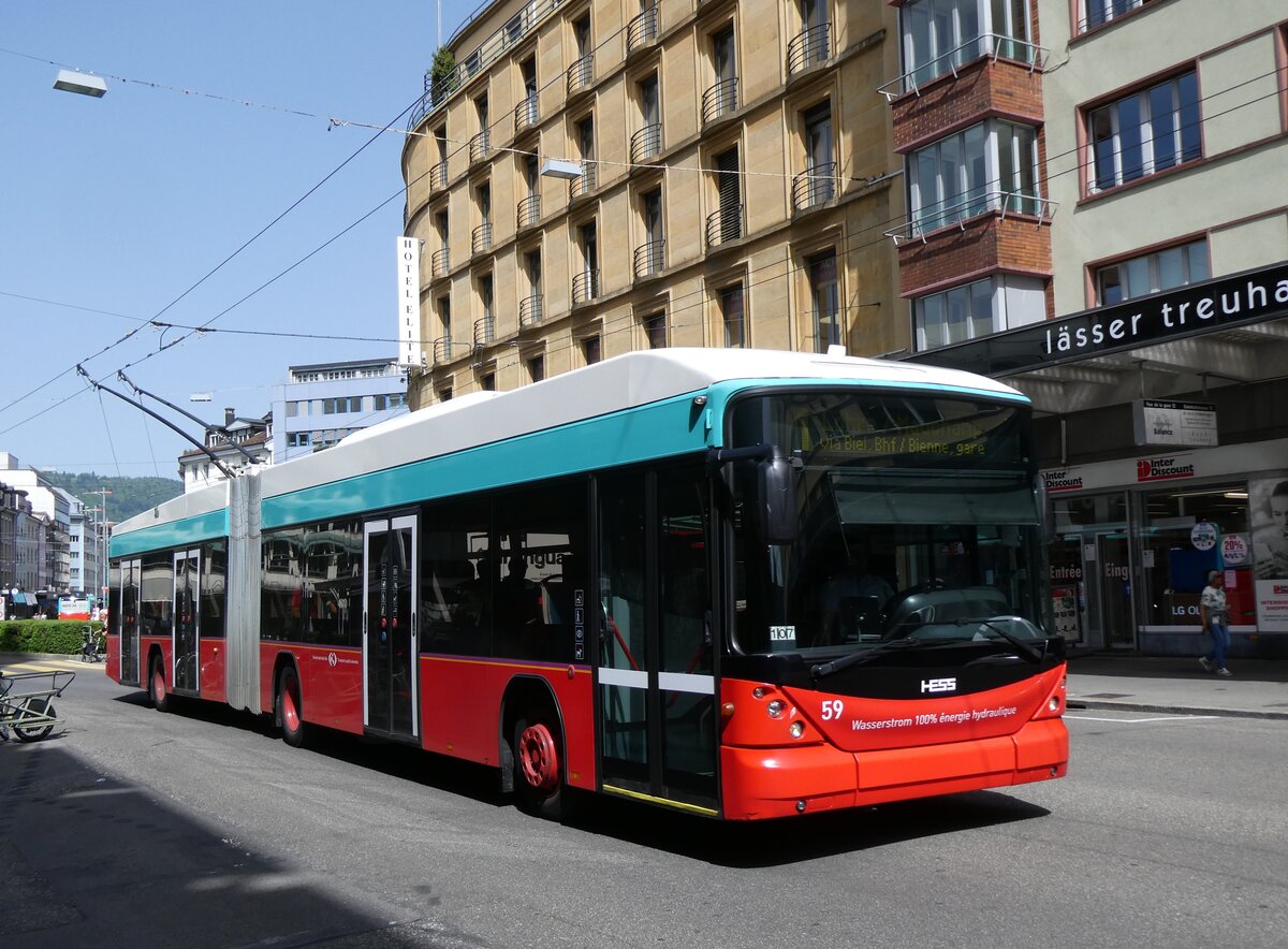 (274'486) - VB Biel - Nr. 59 - Hess/Hess Gelenktrolleybus am 2. Mai 2025 beim Bahnhof Biel