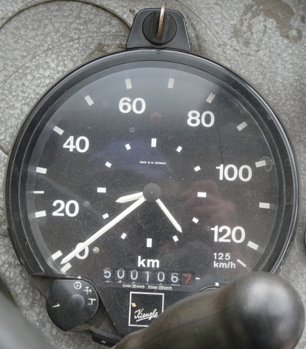 (274'525) - Brander, B�tschwil - SG 29'670 U - Saurer/Krapf (ex Vetsch, Oberhelfenschwil) am 3. Mai 2025 in Attikon, Wegm�ller (500'106,7 Kilometer - Detailaufnahme)