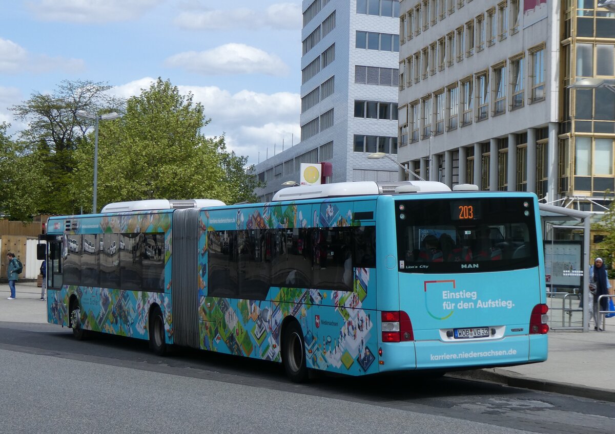 (274'969) - WVG Wolfsburg - Nr. 732/WOB-VG 32 - MAN am 7. Mai 2025 beim Hauptbahnhof Wolfsburg