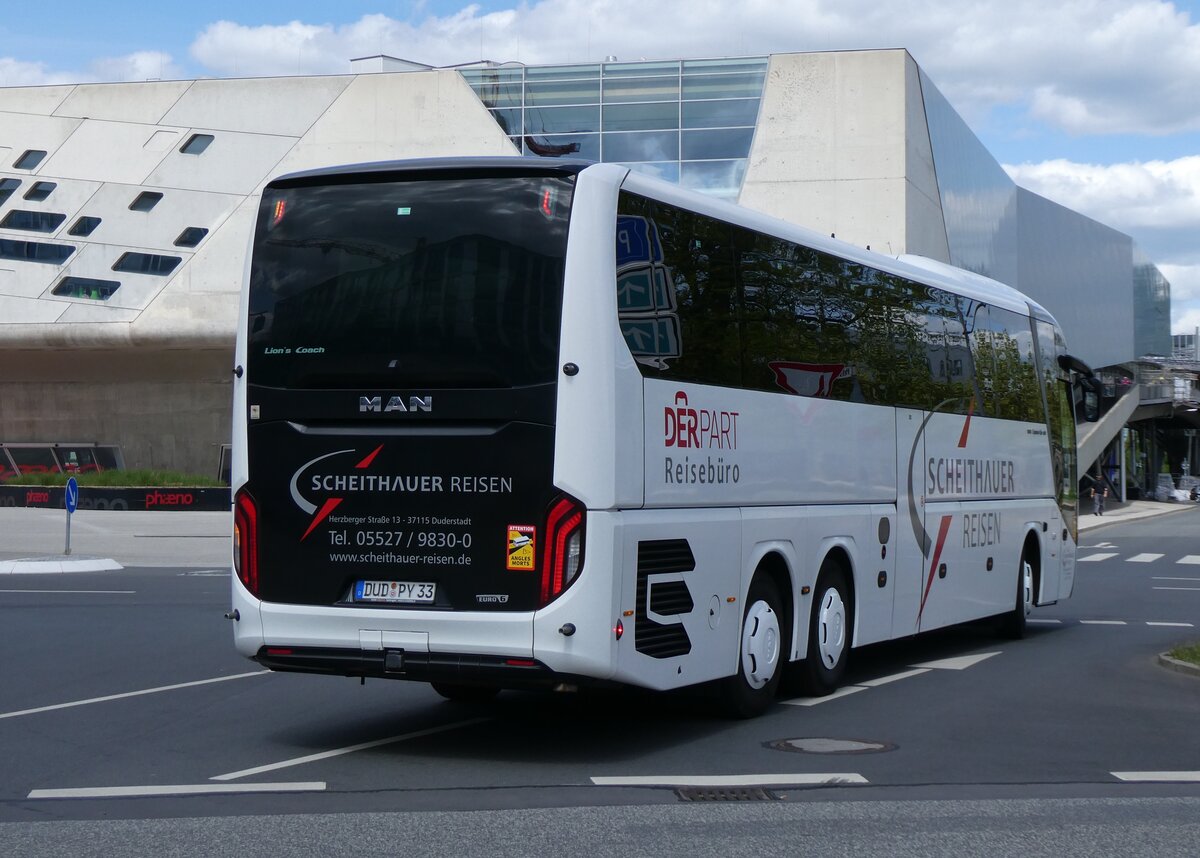 (274'995) - Scheithauer, Duderstadt - DUD-PY 33 - MAN am 7. Mai 2025 beim Hauptbahnhof Wolfsburg