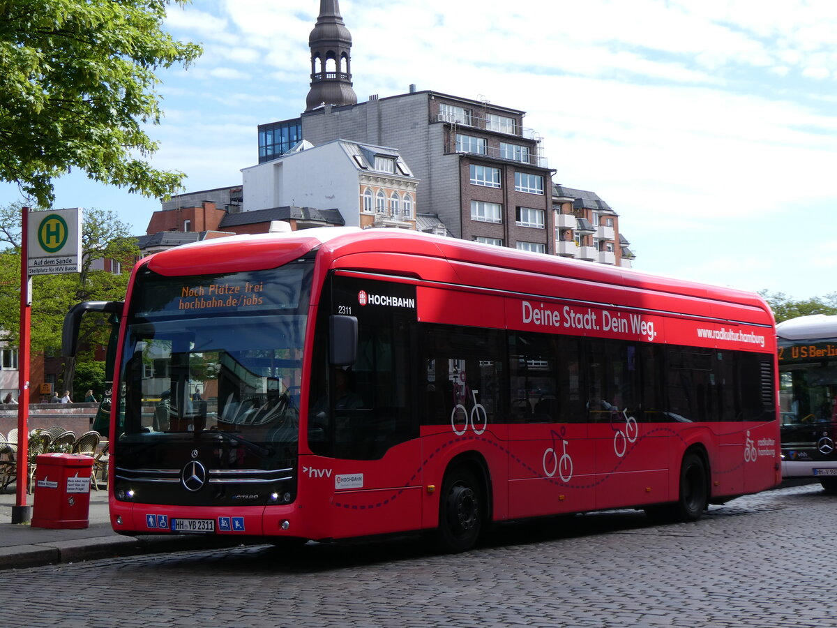 (275'045) - HHA Hamburg - Nr. 2311/HH-YB 2311 - eMercedes am 8. Mai 2025 in Hamburg, Auf dem Sande