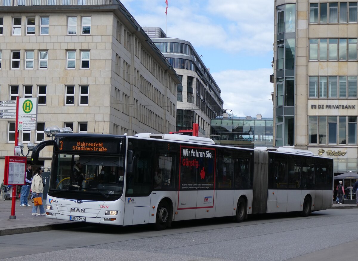(275'092) - VVH Hamburg - Nr. 1905/HH-V 9905 - MAN am 8. Mai 2025 in Hamburg, Rathausmarkt