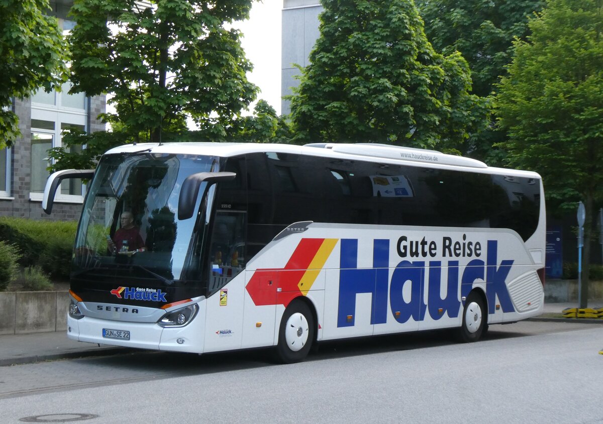 (275'242) - Hauck, Westheim - GUN-SE 22 - Setra am 8. Mai 2025 in Hamburg, Hotel Holiday Inn