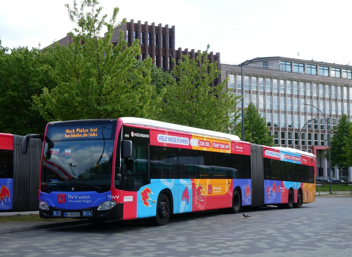 (275'386) - HHA Hamburg - Nr. 4915/HH-YB 4915 - Mercedes am 10. Mai 2025 beim Hauptbahnhof Hamburg