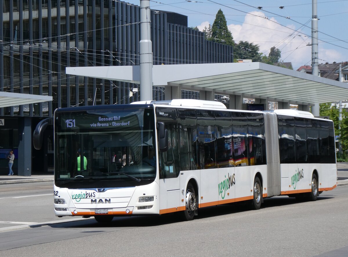 (275'572) - Regiobus, Gossau - Nr. 52/SG 451'152 - MAN am 15. Mai 2025 beim Bahnhof St. Gallen