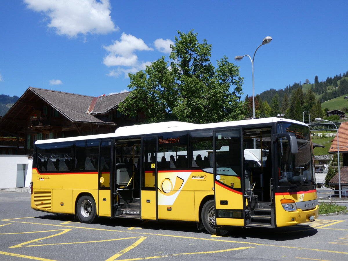 (275'619) - PostAuto Bern - BE 707'891/PID 4535 - Setra (ex Nr. 3; ex K�bli, Gstaad Nr. 3) am 16. Mai 2025 beim Bahnhof Gstaad