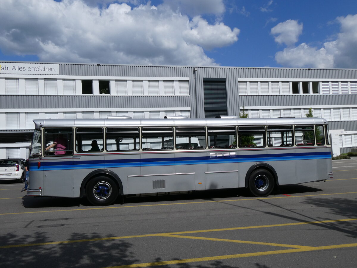 (275'636) - Borer, Neuhausen - SH 19'684 - Saurer/T�scher (ex Sch�ttler, D-K�ln; ex Braun, D-M�nster; ex Schmid, Hemishofen; ex Br�tsch, B�ttenhard; ex ASS Schleitheim Nr. 8) am 17. Mai 2025 in Schaffhausen, Busdepot VBSH