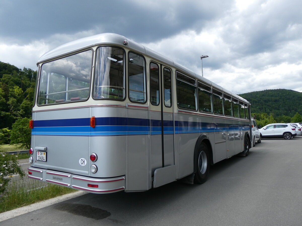 (275'676) - Borer, Neuhausen - SH 19'684 - Saurer/T�scher (ex Sch�ttler, D-K�ln; ex Braun, D-M�nster; ex Schmid, Hemishofen; ex Br�tsch, B�ttenhard; ex ASS Schleitheim Nr. 8) am 17. Mai 2025 in Schaffhausen, Gasthof Ziegelh�tte