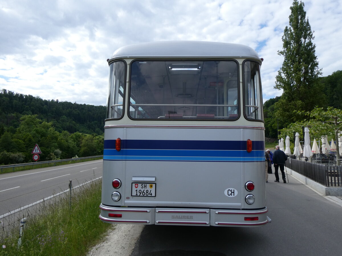 (275'681) - Borer, Neuhausen - SH 19'684 - Saurer/T�scher (ex Sch�ttler, D-K�ln; ex Braun, D-M�nster; ex Schmid, Hemishofen; ex Br�tsch, B�ttenhard; ex ASS Schleitheim Nr. 8) am 17. Mai 2025 in Schaffhausen, Gasthof Ziegelh�tte