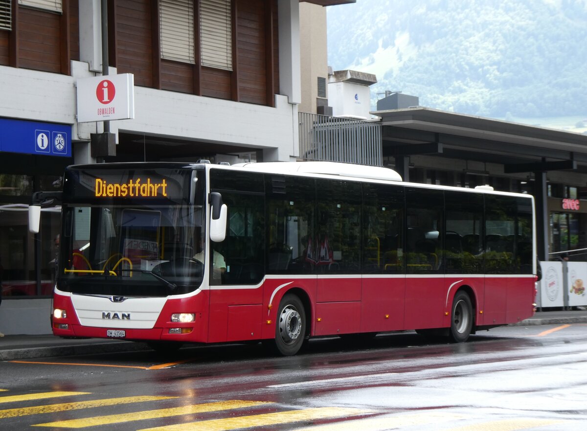 (275'757) - PostAuto Zentralschweiz - Nr. 564/OW 41'564/PID 12'449 - MAN (ex Dr. Richard, A-Wien Nr. 1427) am 23. Mai 2025 beim Bahnhof Sarnen