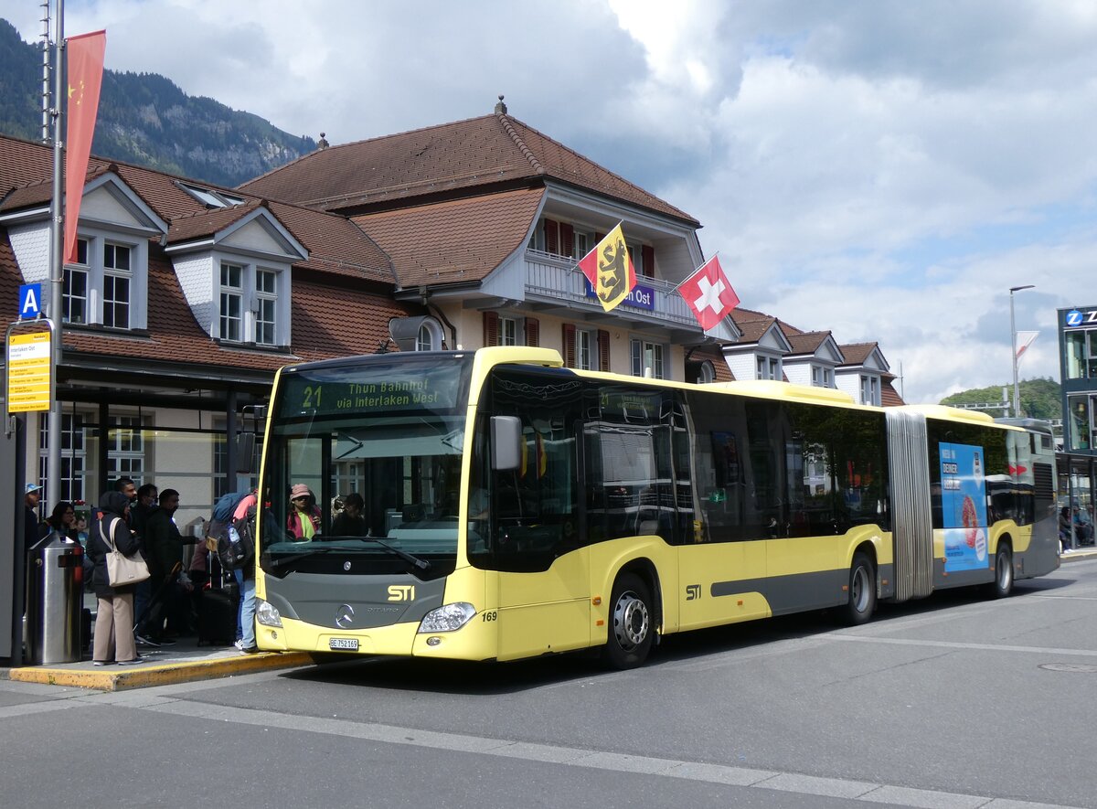 (275'780) - STI Thun - Nr. 169/BE 752'169 - Mercedes am 23. Mai 2025 beim Bahnhof Interlaken Ost