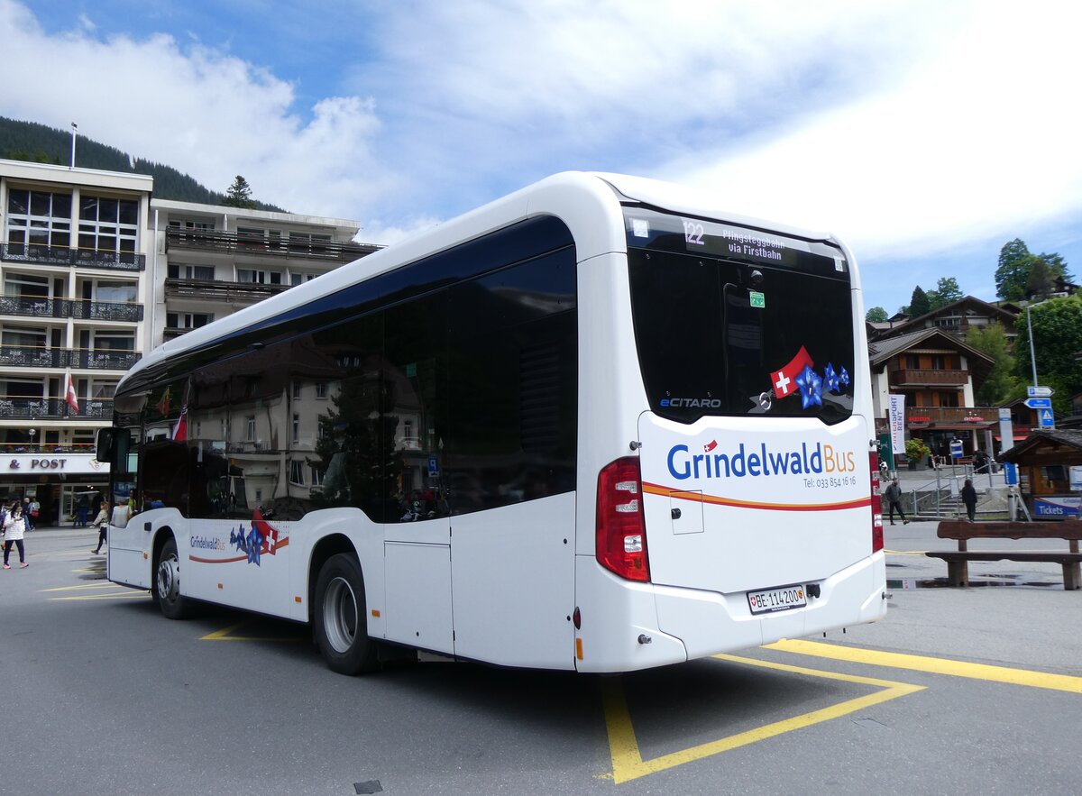 (275'930) - GrindelwaldBus, Grindelwald - Nr. 200/BE 114'200 - eMercedes am 29. Mai 2025 beim Bahnhof Grindelwald (Testbus Daimler Buses, Winterthur)