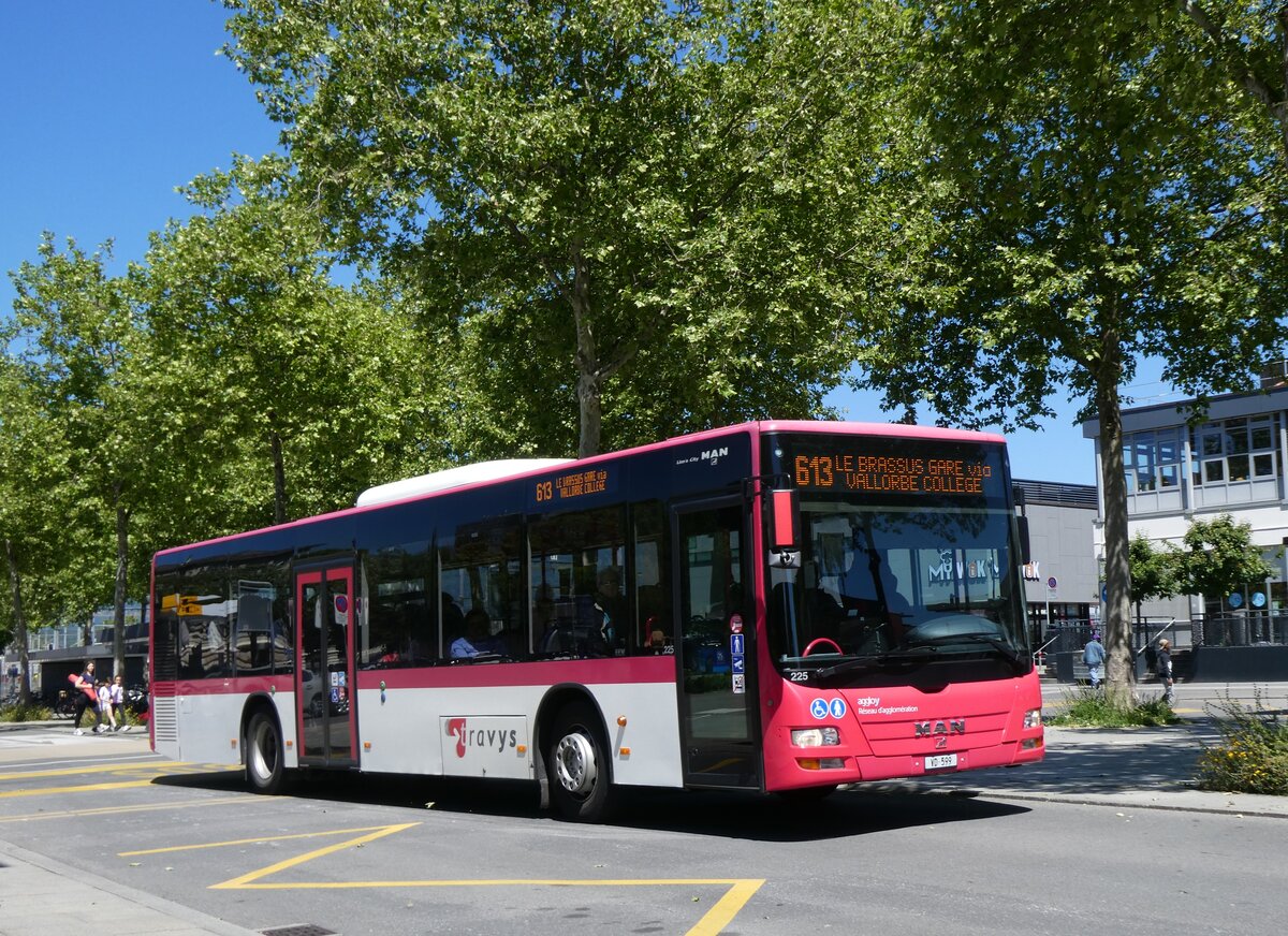 (276'022) - TRAVYS Yverdon - Nr. 225/VD 599 - MAN am 30. Mai 2025 beim Bahnhof Yverdon 