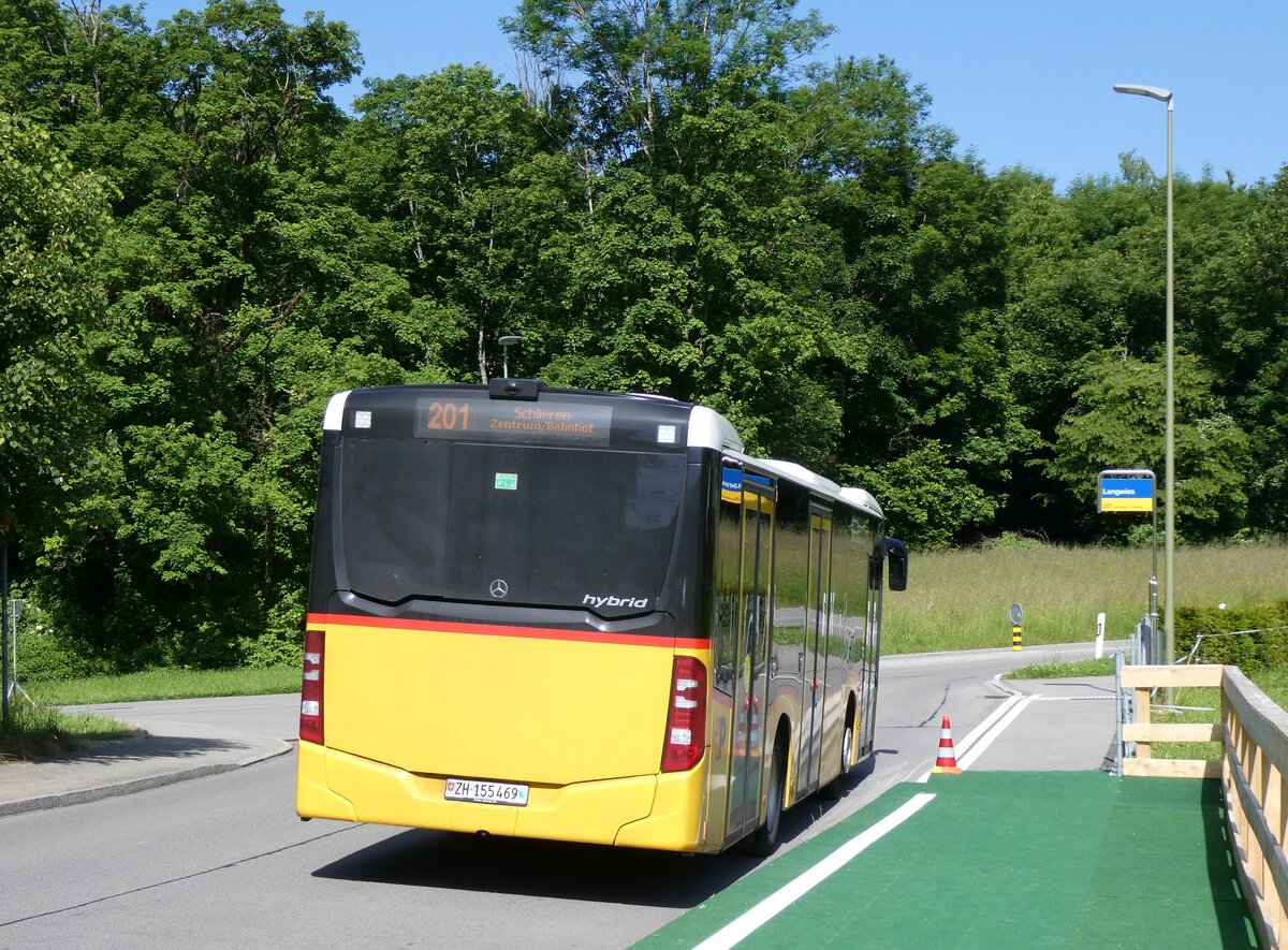 (276'097) - PostAuto Z�rich - Nr. 413/ZH 115'469/PID 11'787 - Mercedes (ex Stutz, Jonen Nr. 413) am 31. Mai 2025 in Ringlikon, Langwis