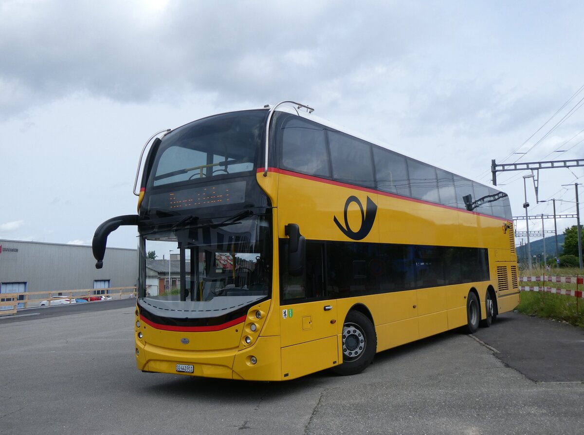 (276'225) - PostAuto Ostschweiz - SG 443'911/PID 11'038 - Alexander Dennis am 3. Juni 2025 beim Bahnhof Aesch