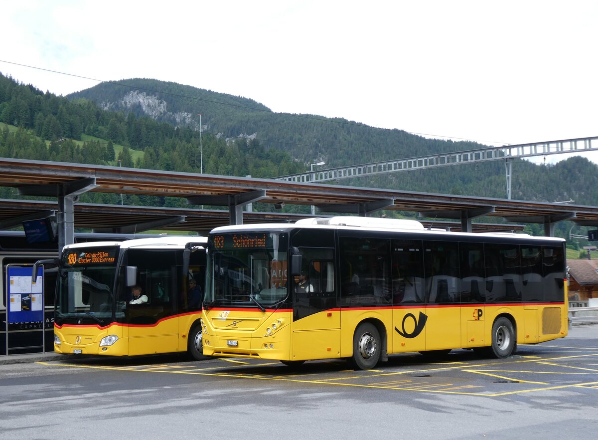 (276'277) - PostAuto Bern - BE 707'919/PID 11'458 - Volvo (ex K�bli, Gstaad) am 5. Juni 2025 beim Bahnhof Gstaad