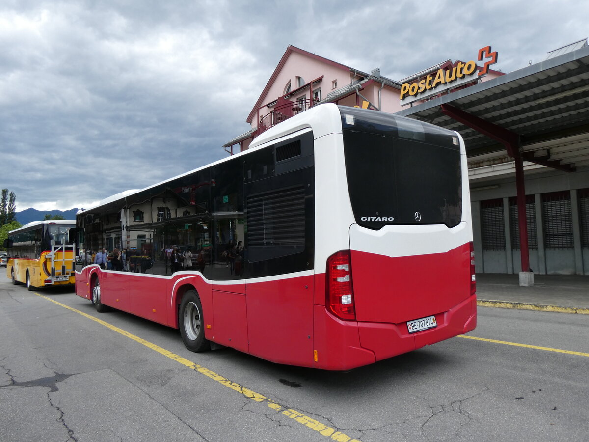 (276'463) - PostAuto Bern - BE 707'874/PID 12'319 - Mercedes (ex Wiener Linien, A-Wien Nr. 8163) am 7. Juni 2025 in Meiringen, Postautostation