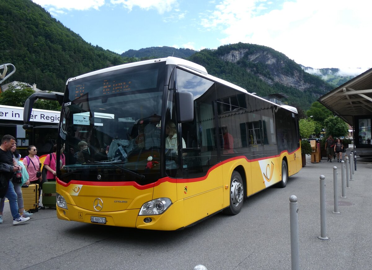 (276'465) - Fl�ck, Brienz - Nr. 23/BE 868'723/PID 11'528 - Mercedes am 7. Juni 2025 beim Bahnhof Meiringen