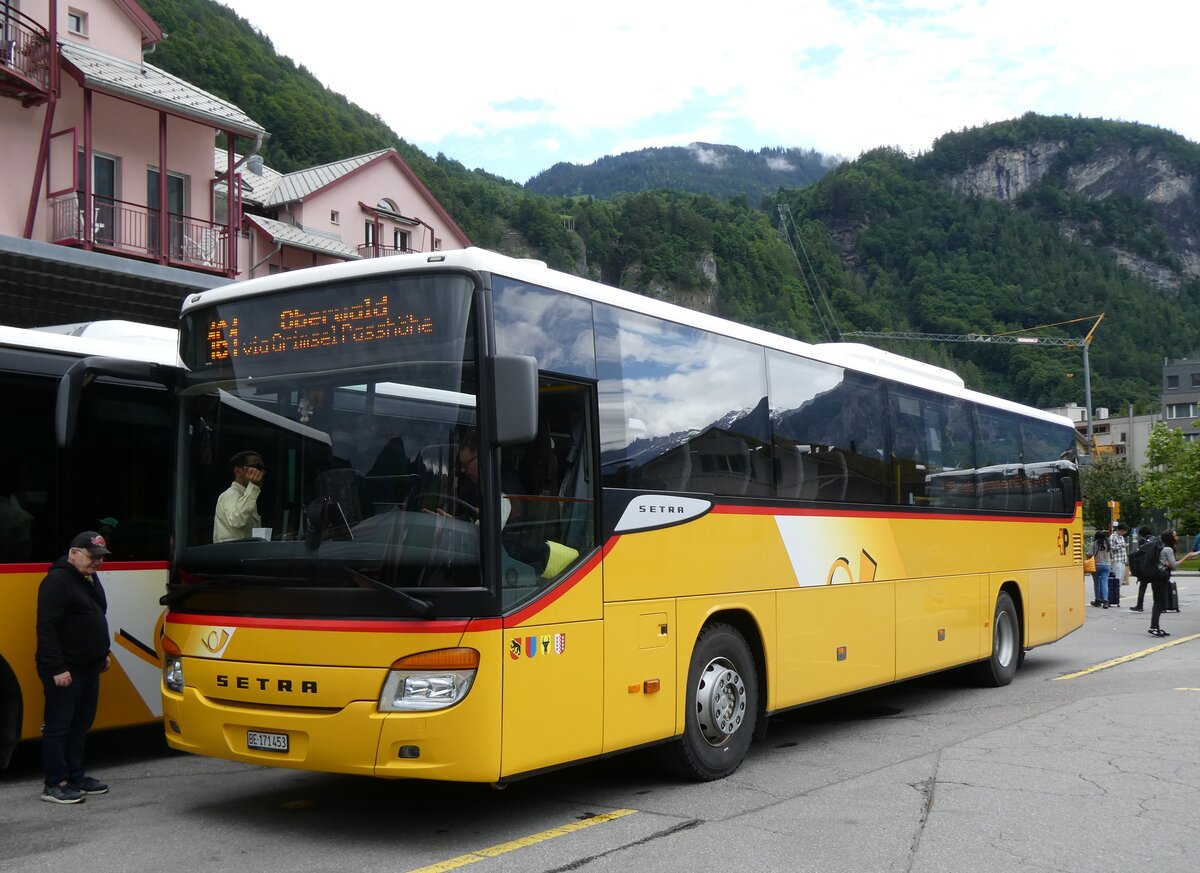 (276'467) - PostAuto Bern - Nr. 73/BE 171'453/PID 5624 - Setra (ex AVG Meiringen Nr. 73) am 7. Juni 2025 in Meiringen, Postautostation