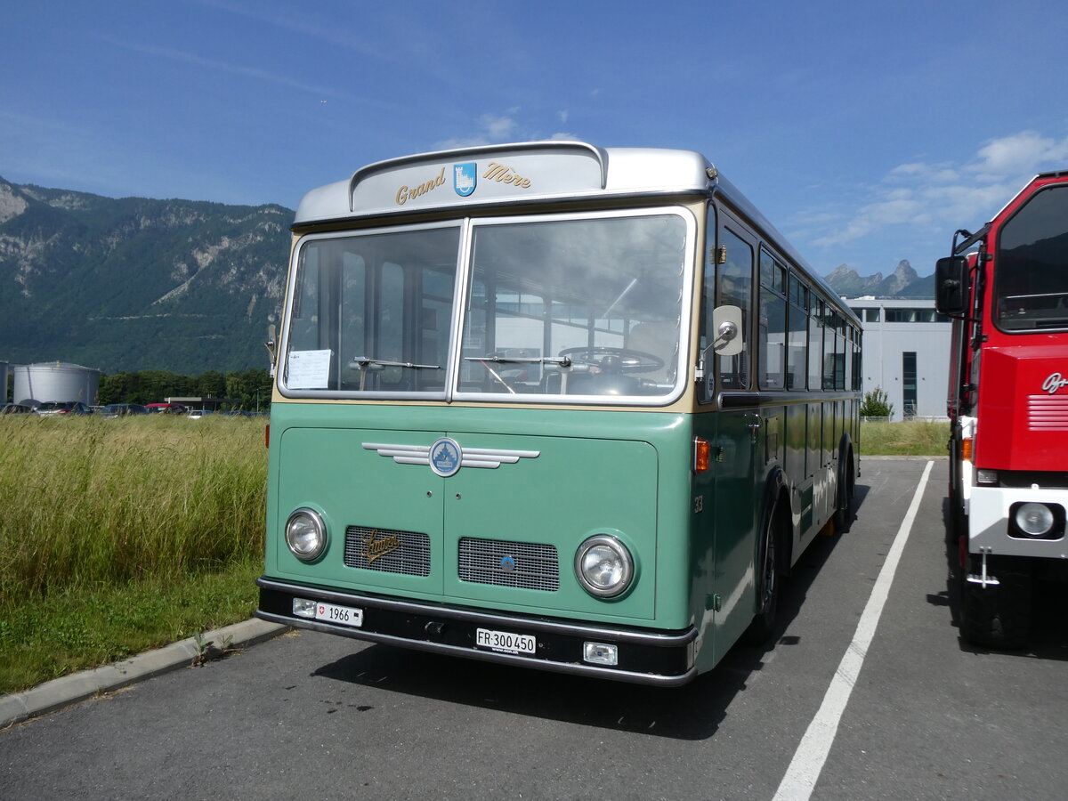 (276'605) - TPF Fribourg - Nr. 33/FR 300'450 - Saurer/Hess (ex Oldtimer Club 33, Tafers Nr. 33; ex GFM Fribourg Nr. 33) am 14. Juni 2025 in Aigle, Kolly SA  