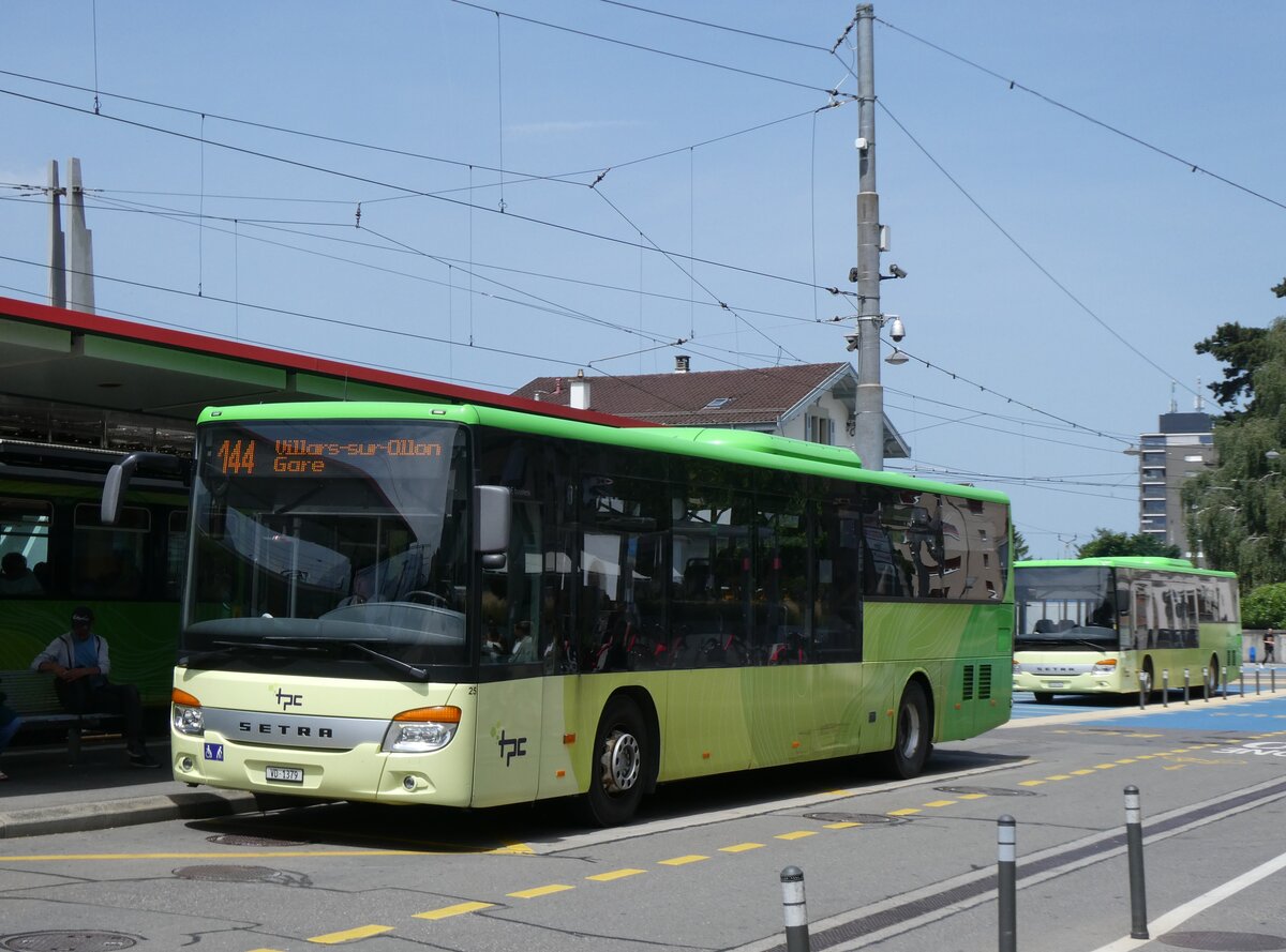 (276'707) - TPC Aigle - Nr. 25/VD 1379 - Setra (ex Vol�nbusz, H-Budapest) am 14. Juni 2025 beim Bahnhof Aigle