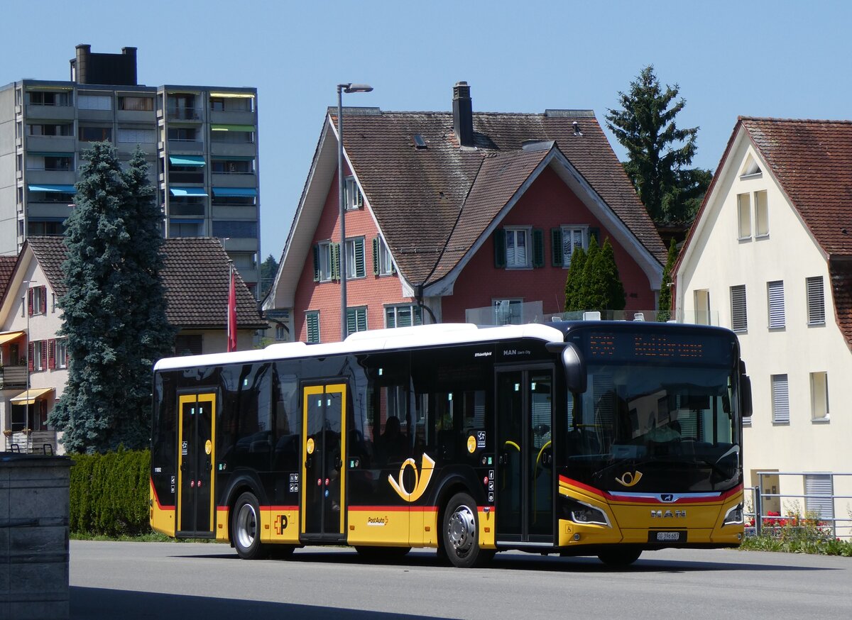 (276'837) - PostAuto Ostschweiz - SG 396'687/PID 11'892 - MAN am 17. Juni 2025 beim Bahnhof Uznach