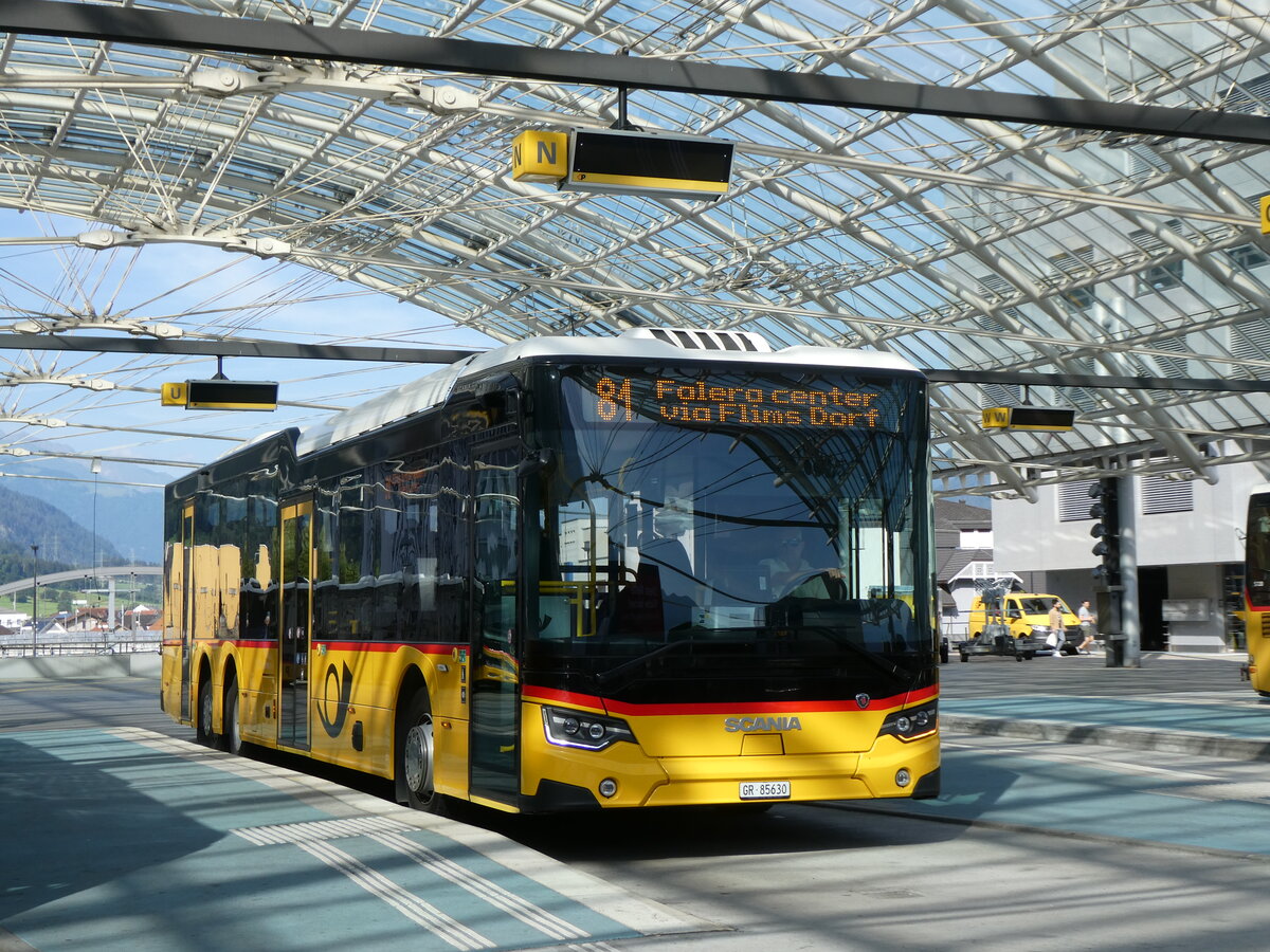 (276'875) - PostAuto Graub�nden - GR 85'630/PID 12'107 - Scania am 18. Juni 2025 in Chur, Postautostation