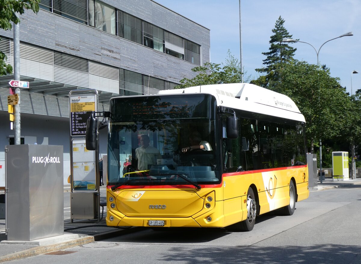 (276'884) - Gessinger, Bad Ragaz - GR 185'405/PID 11'902 - eHeuliez-Iveco am 18. Juni 2025 beim Bahnhof Landquart