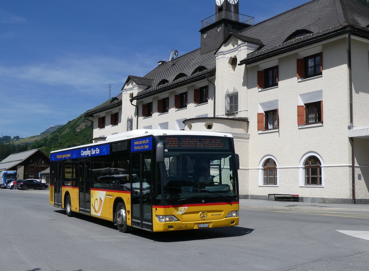 (276'895) - PostAuto Graub�nden - GR 159'234/PID 5698 - Mercedes am 18. Juni 2025 beim Bahnhof Scuol-Tarasp