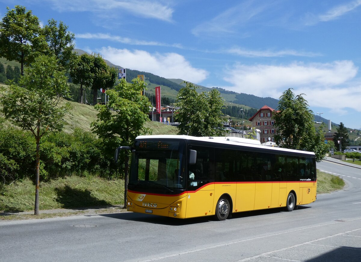 (276'898) - PostAuto Graub�nden - GR 179'715/PID 11'284 - Iveco am 18. Juni 2025 in Scuol, Hotel Altana