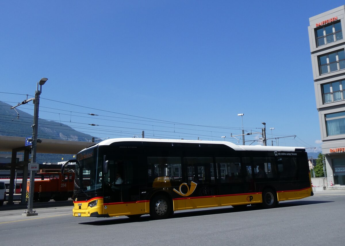 (276'937) - PostAuto Graub�nden - GR 171'582/PID 11'893 - eScania (ex D�nser, Trimmis GR 7288; ex D�nser, Trimmis GR 165'792) am 18. Juni 2025 beim Bahnhof Chur