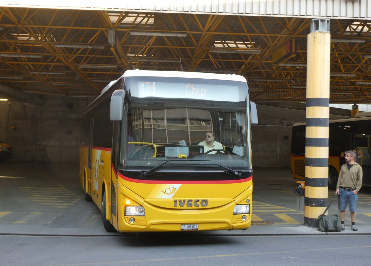 (276'981) - TpM, Mesocco - Nr. 13/GR 108'013/PID 10'737 - Iveco am 19. Juni 2025 in Thusis, Postautostation