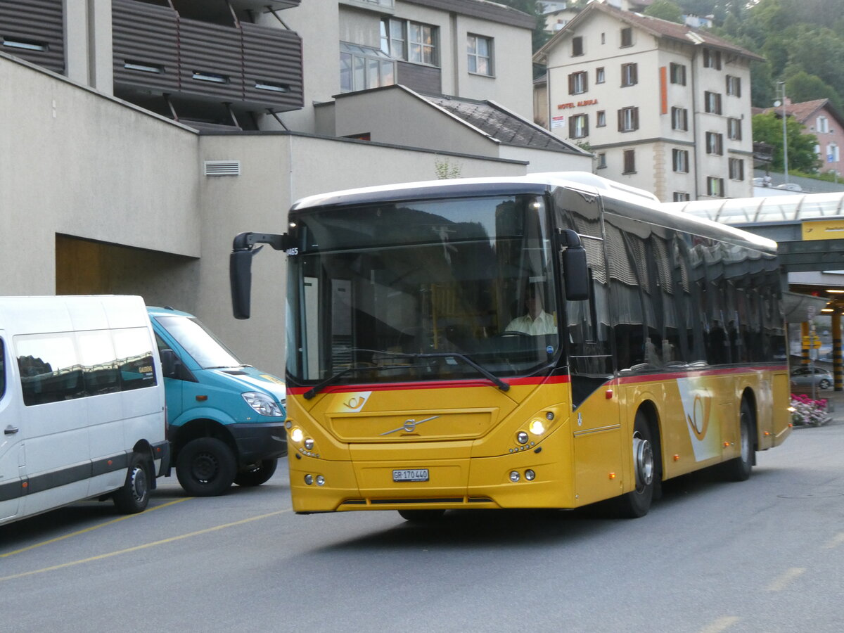 (277'083) - PostAuto Graub�nden - GR 170'440/PID 10'465 - Volvo am 19. Juni 2025 in Thusis, Postautostation