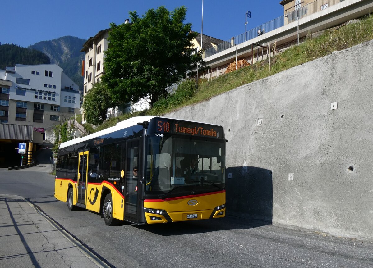 (277'091) - PostAuto Graub�nden - GR 162'437/PID 12'240 - Solaris am 20. Juni 2025 in Thusis, Postautostation