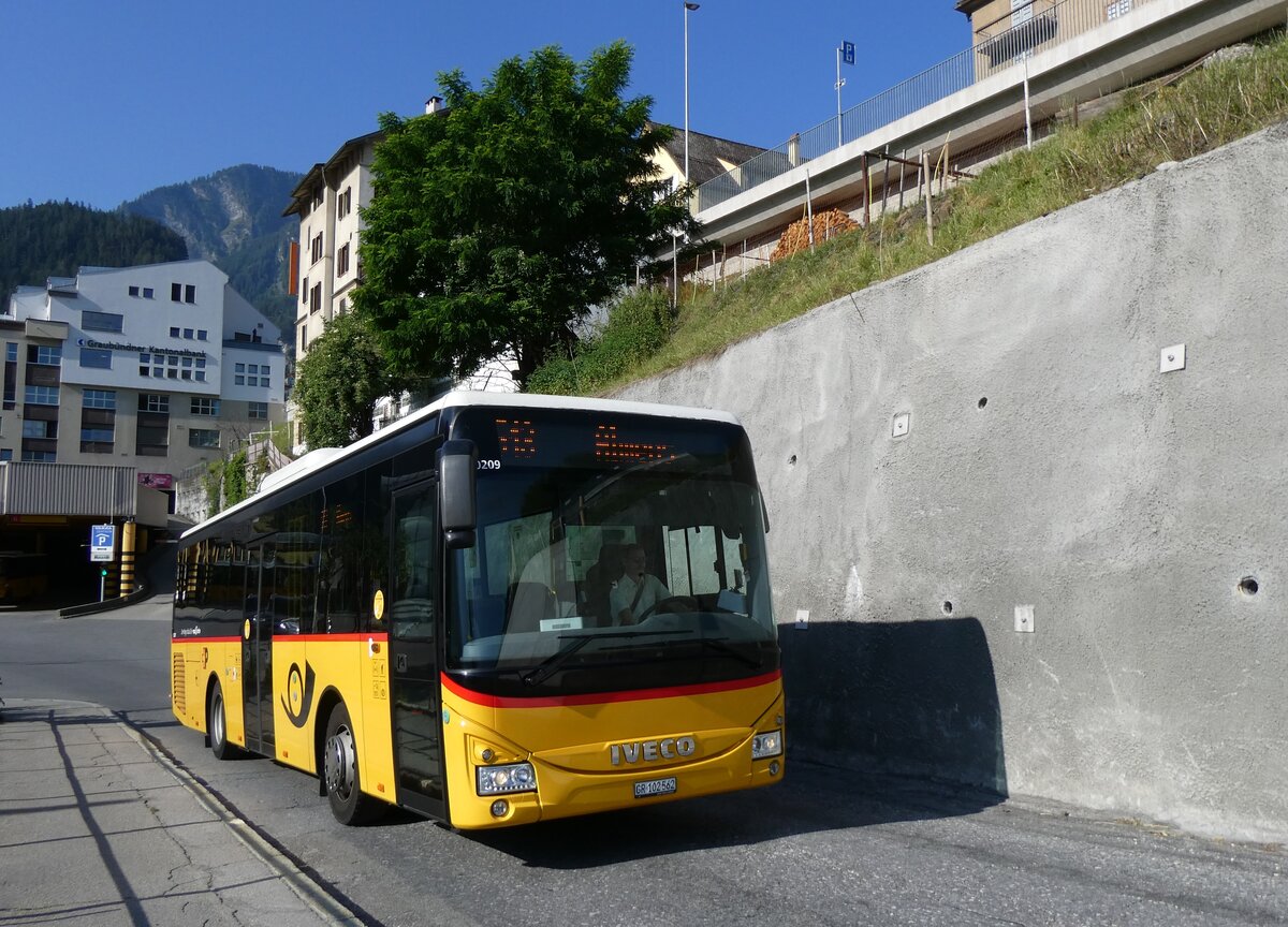(277'092) - PostAuto - GR 102'562/PID 10'209 - Iveco am 20. Juni 2025 in Thusis, Postautostation