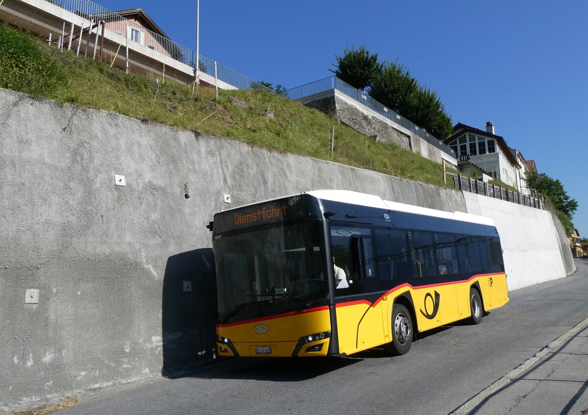 (277'097) - PostAuto Graub�nden - GR 162'468/PID 12'241 - Solaris am 20. Juni 2025 in Thusis, Postautostation
