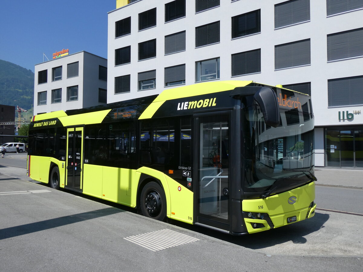 (277'135) - Aus Liechtenstein: BOS PS Anstalt, Vaduz - Nr. 516/FL 40'201 - Solaris am 20. Juni 2025 beim Bahnhof Sargans