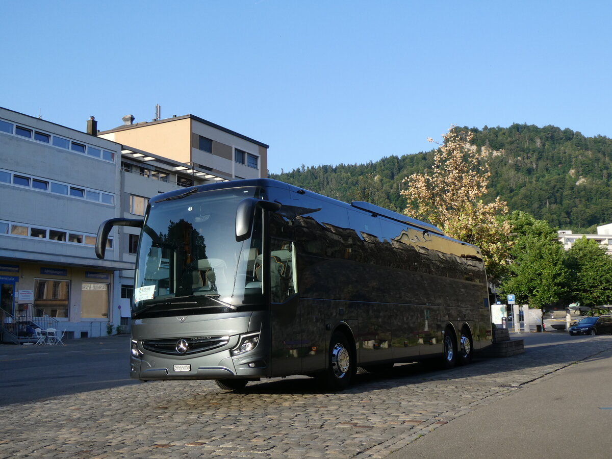 (277'232) - Jankovic, Adliswil - ZH 555'050 - Mercedes am 25. Juni 2025 in Thun, Berntorplatz